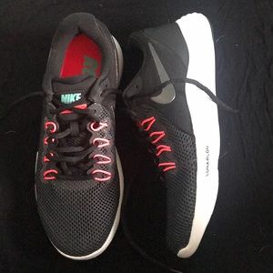 nike running shoes